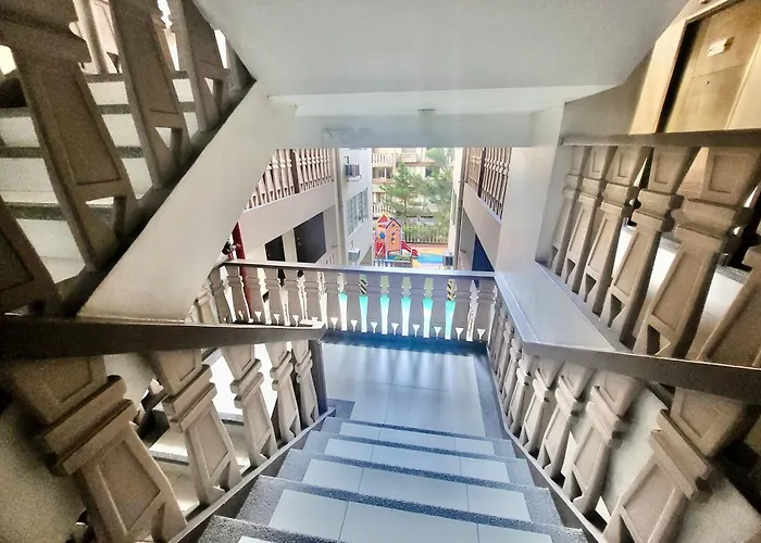 King Bed At Pine Crest #t3-439 Near Mall * Manila