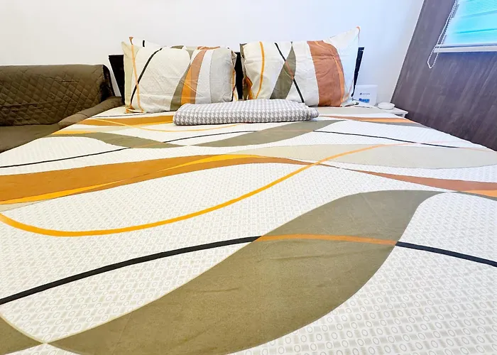 King Bed At Pine Crest #t3-439 Near Mall Manila