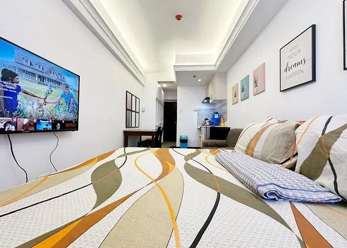 King Bed At Pine Crest #t3-439 Near Mall Apartment